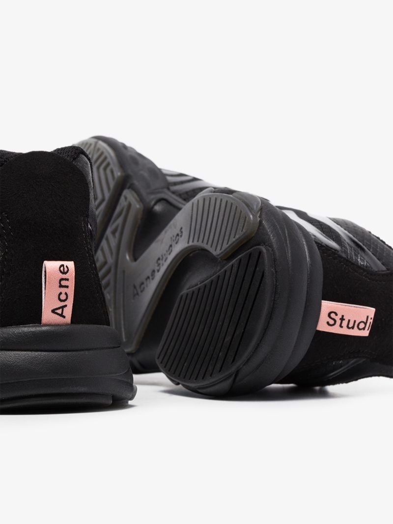Black Buzz Low Top Sneakers