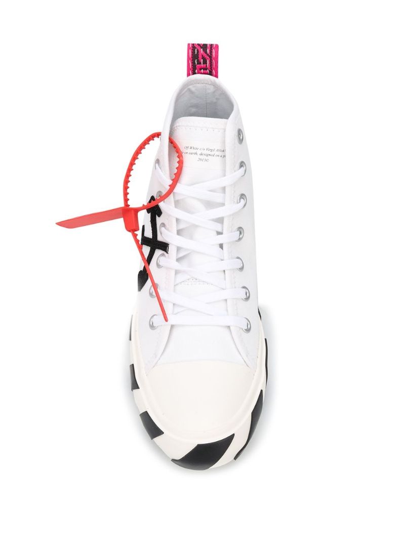 Arrows Patch High-top Sneakers