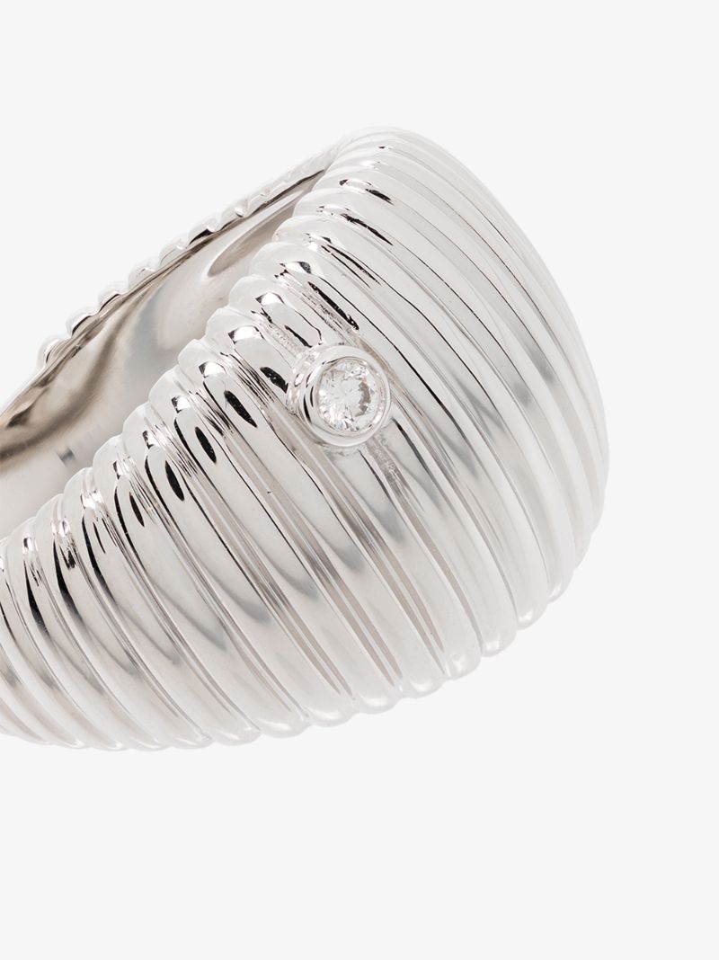 9k White Gold Ridged Diamond Ring
