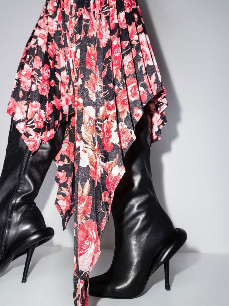 Nightmare Floral Print Pleated Skirt