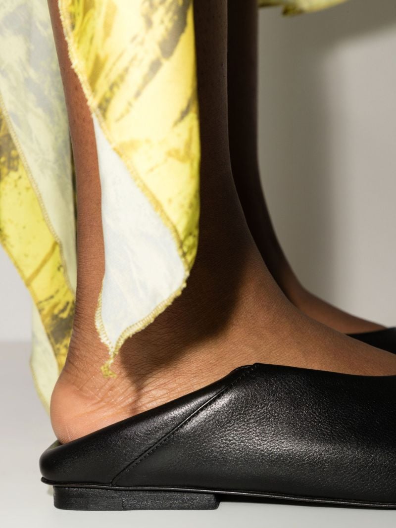 Black Pointed Toe Leather Pumps
