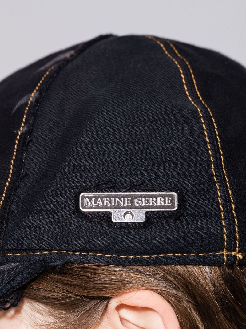 Black Crescent Moon Print Cap