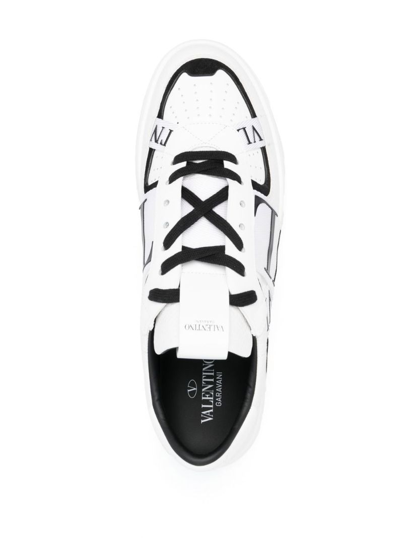 White Vl7n Low Top Leather Sneakers
