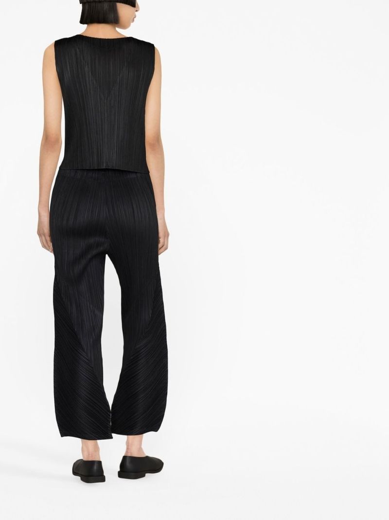 Black Cropped Pleated Trousers