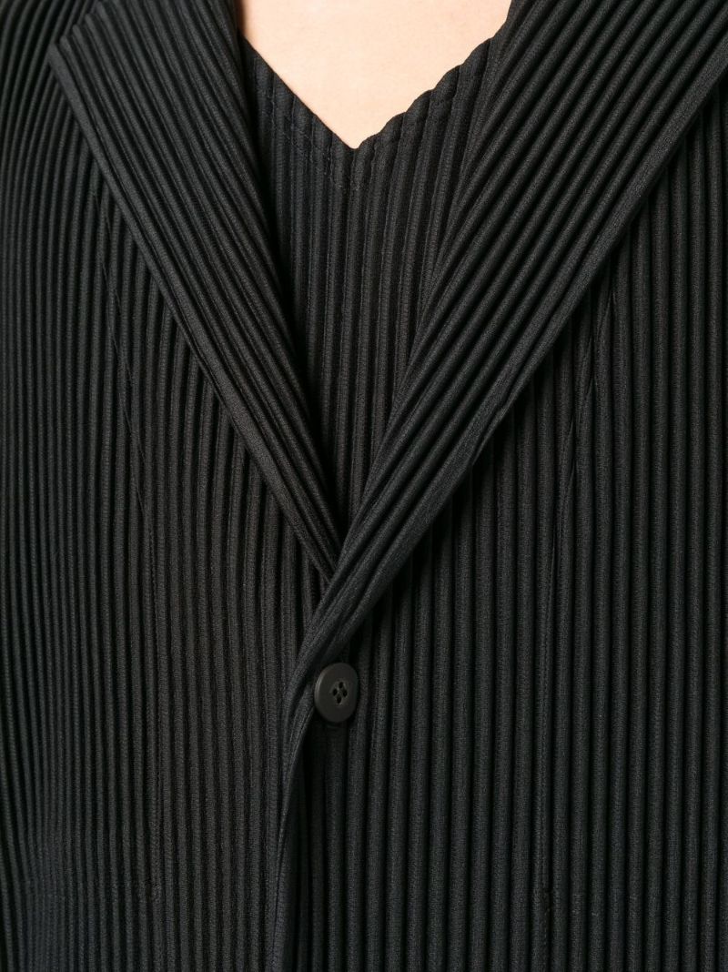 Black Pleated Single-breasted Blazer