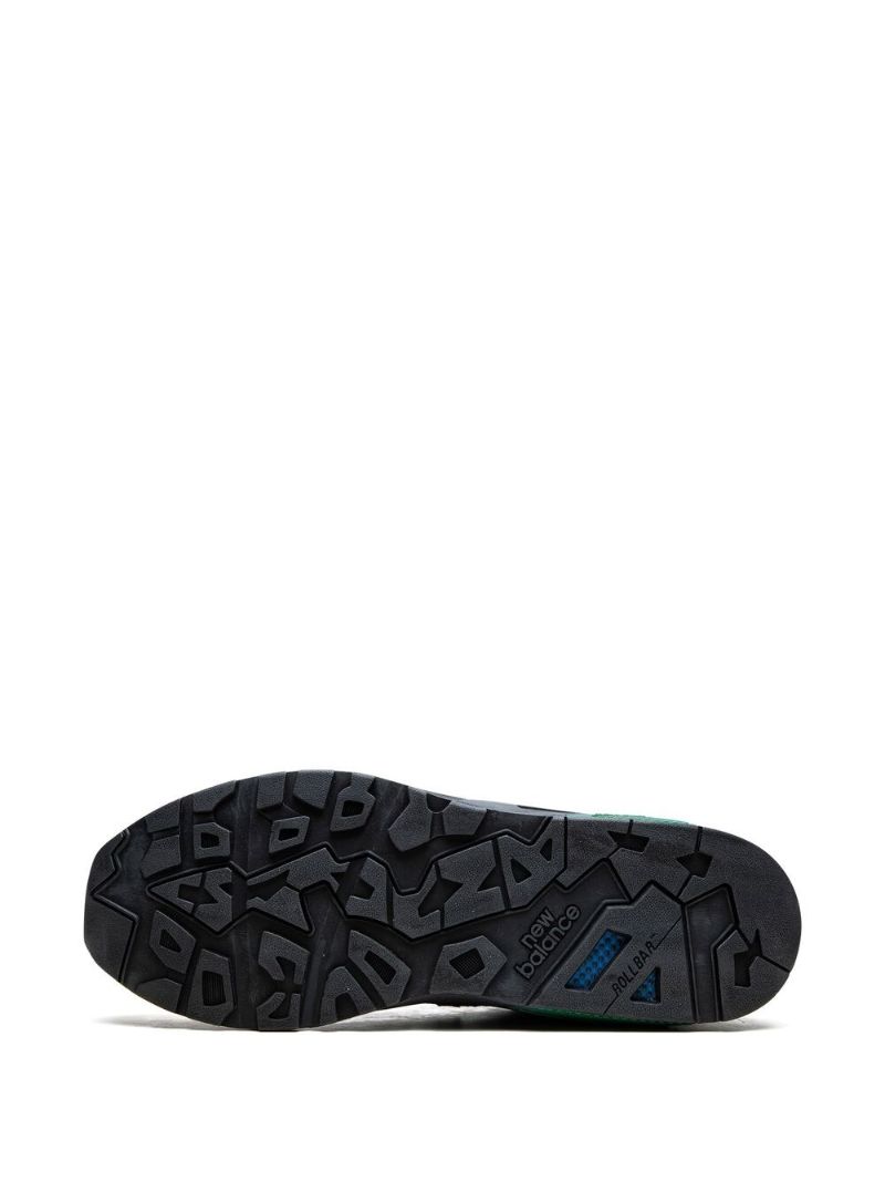580 Sneakers