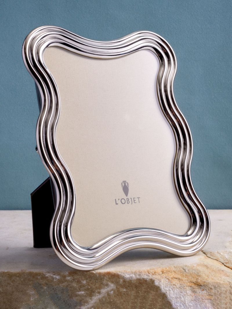 Silver-tone Ripple Photo Frame