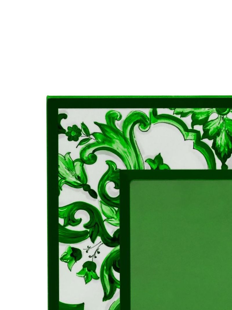 Lacquered Photo Frame (17cm X 22cm)