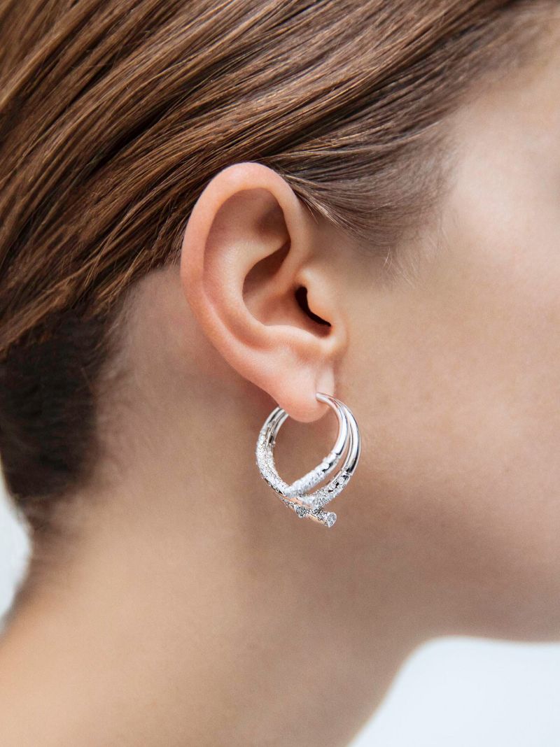 18kt White Gold Oera Diamond Earrings