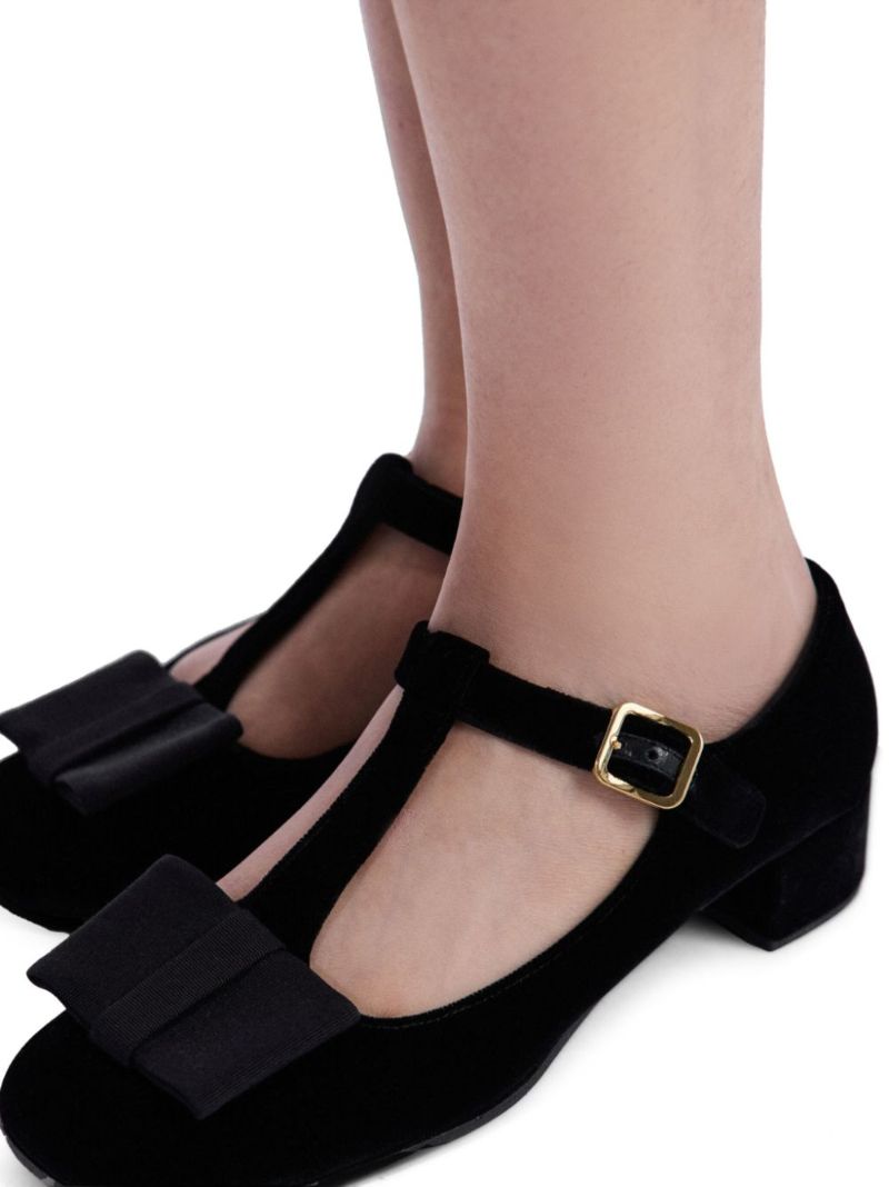Black Velvet Pumps