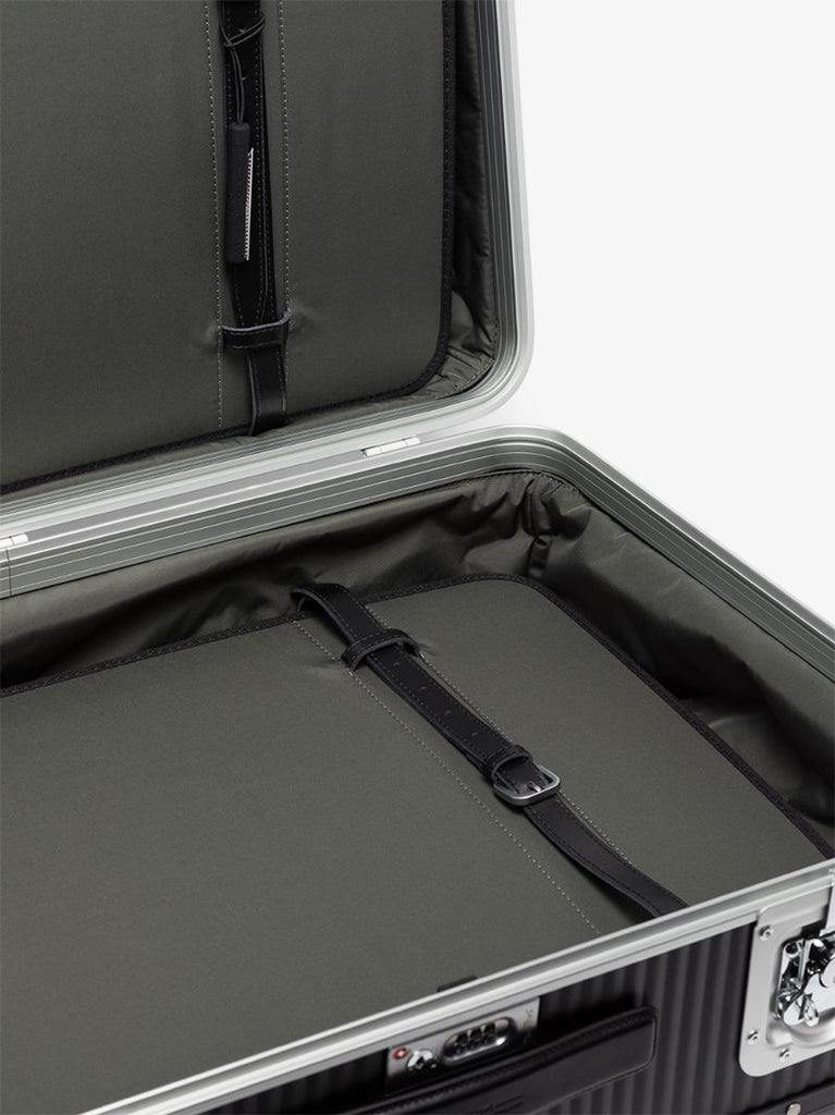 Black Bank Spinner 76 Check-in Suitcase