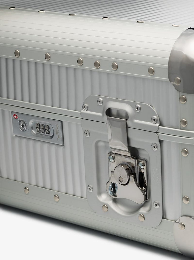 Silver Bank S Spinner 55 Cabin Suitcase
