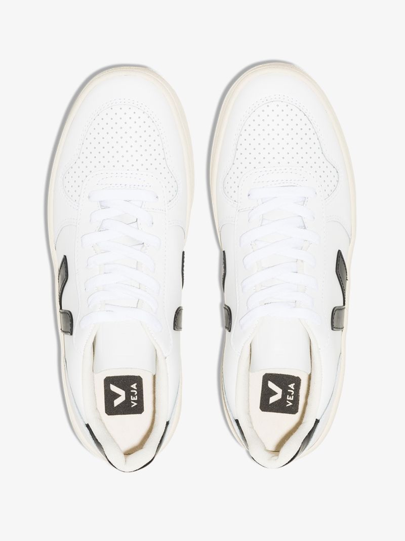 White V-10 Low-top Sneakers