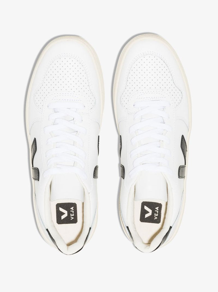 White V-10 Low-top Sneakers