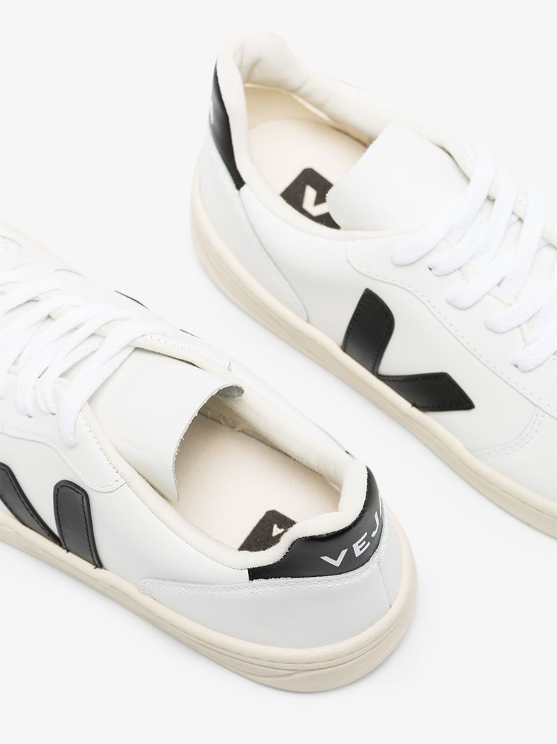 White V-10 Low-top Sneakers