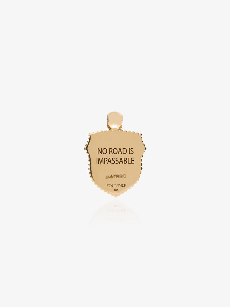 18k Yellow Gold Non Invia Est Via Shield Charm