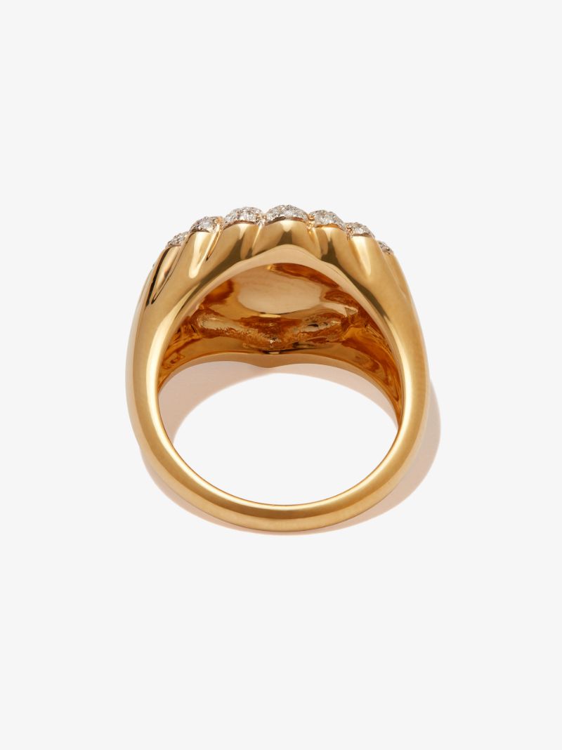 9k Yellow Gold Shell Diamond Ring