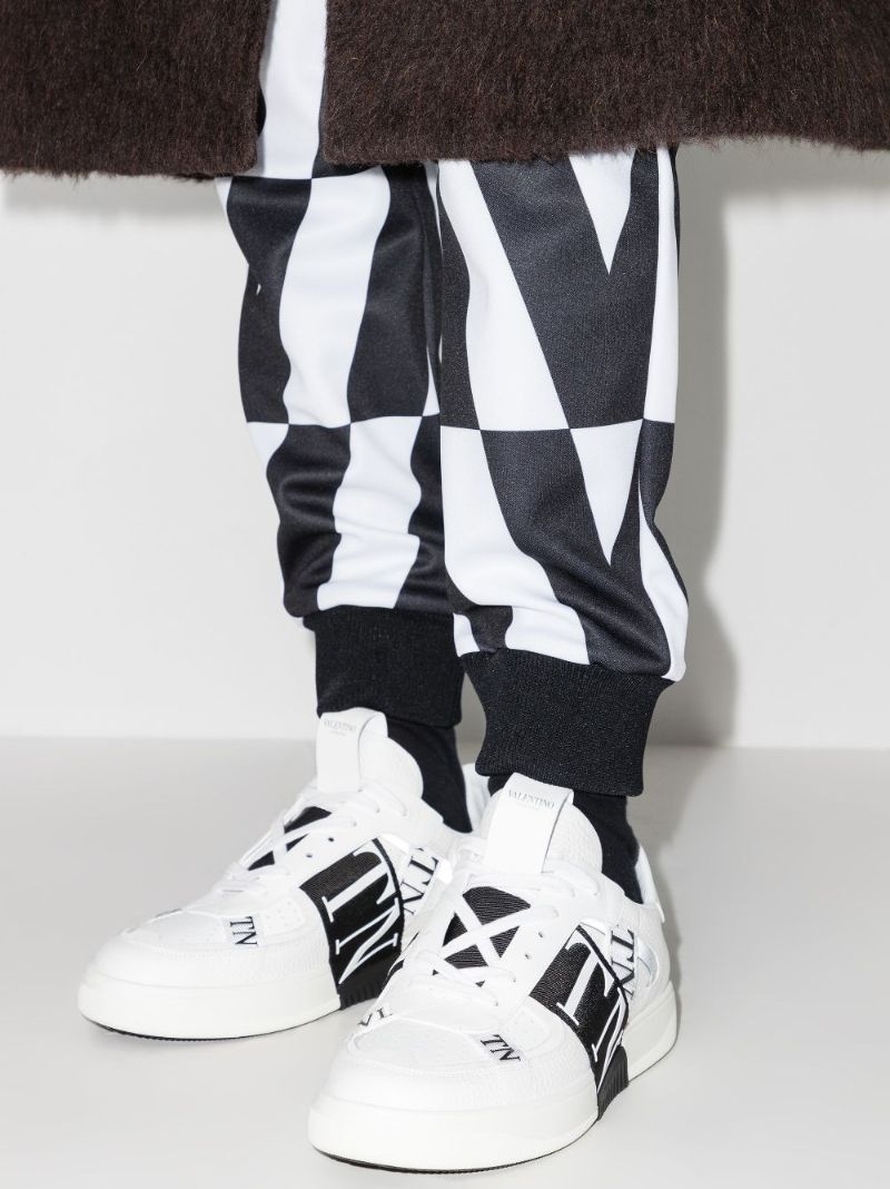 White Vl7n Low-top Leather Sneakers