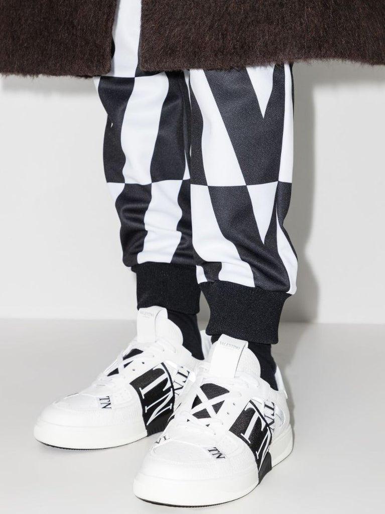 White Vl7n Low-top Leather Sneakers