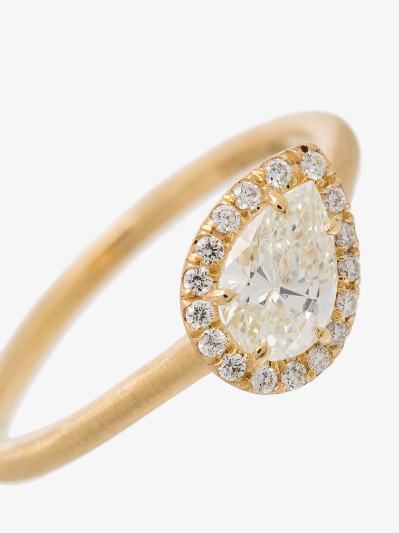 18k Yellow Gold Pear Diamond Ring
