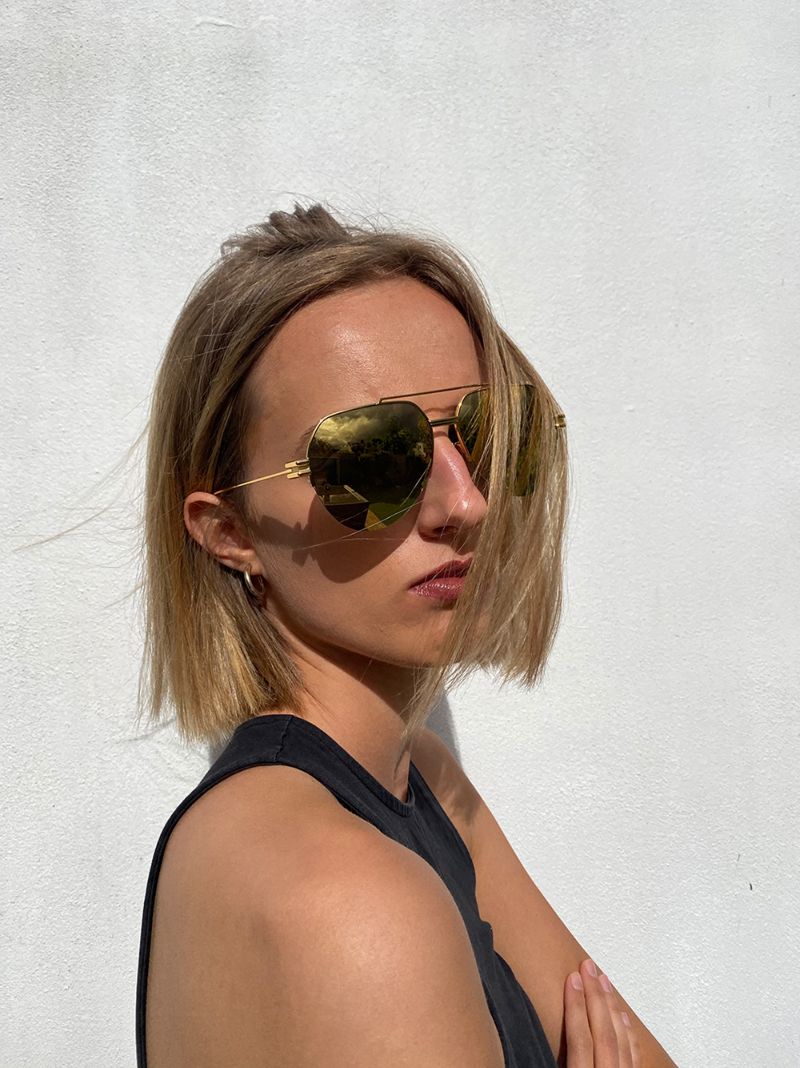 Gold Tone Aviator Sunglasses