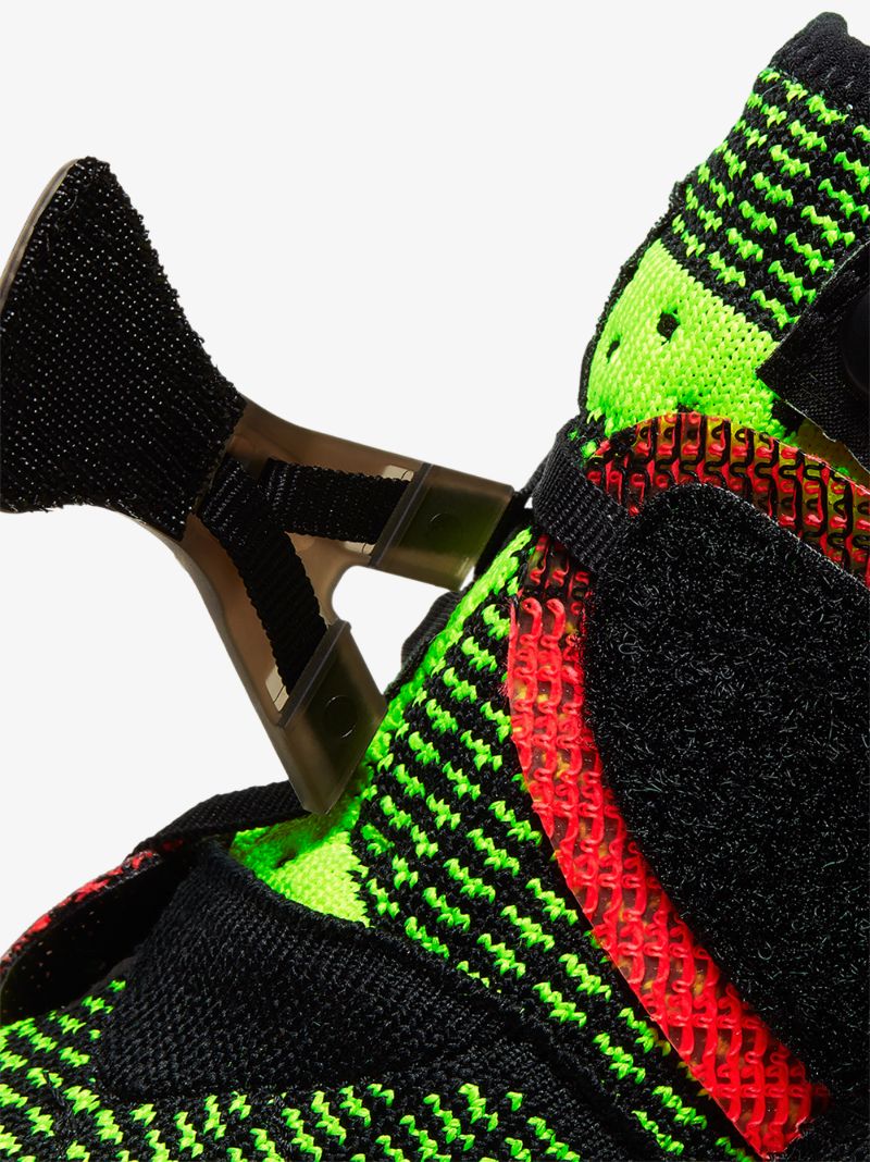 Black Overreact Flyknit Ispa Sneakers
