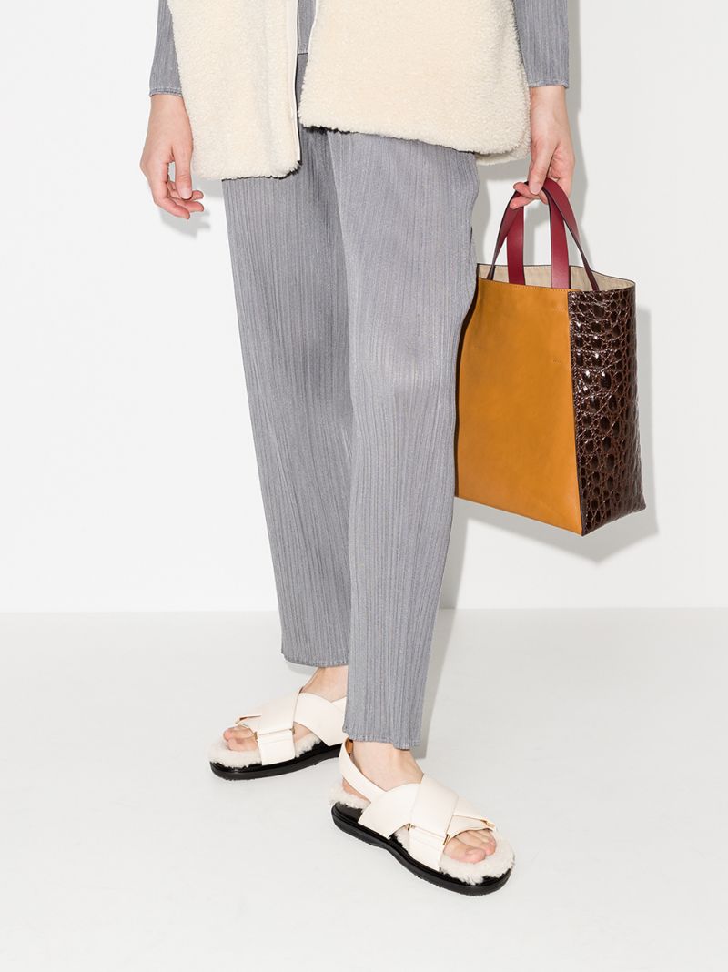 Neutral Fussbett Shearling Sandals