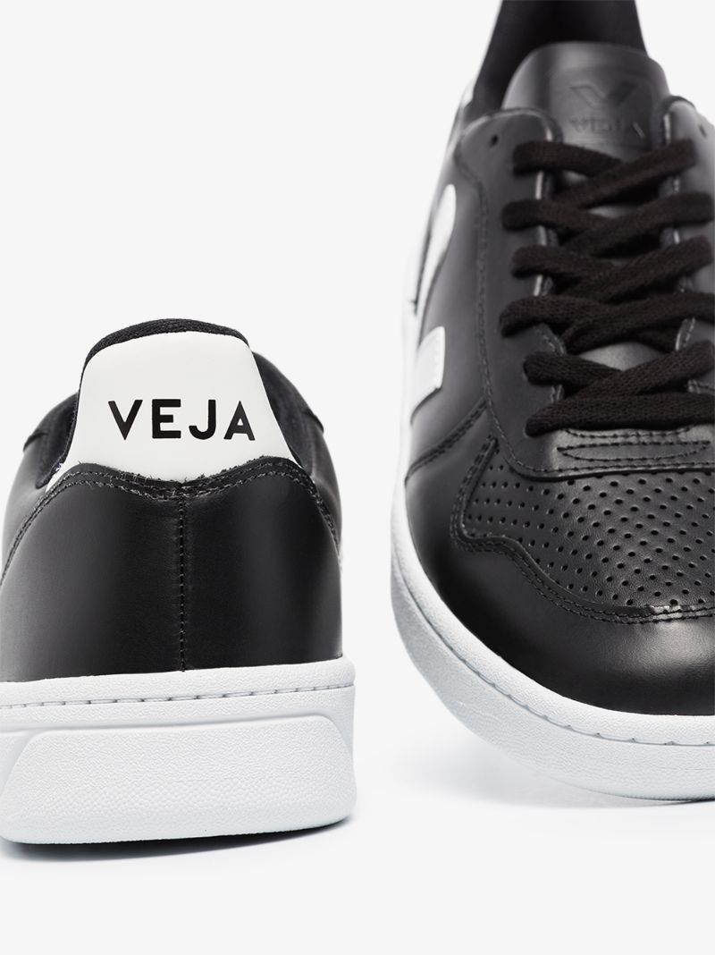 Black V-10 Leather Sneakers