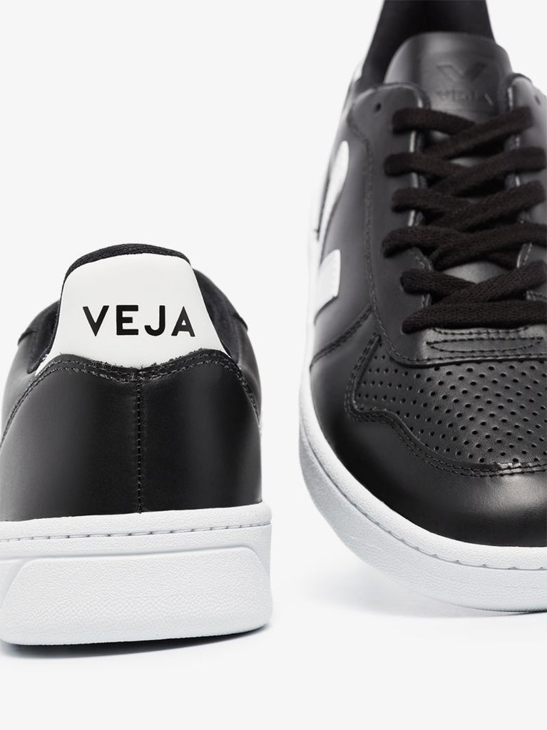 Black V-10 Leather Sneakers