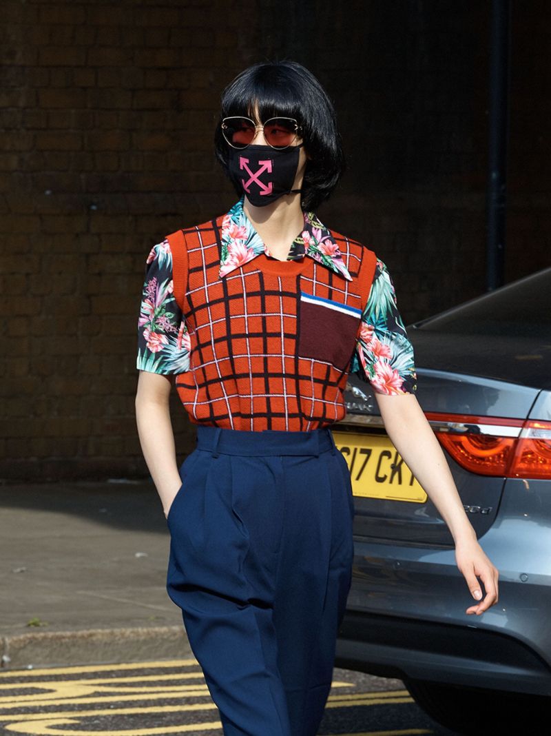 Black Arrows Print Cotton Face Mask