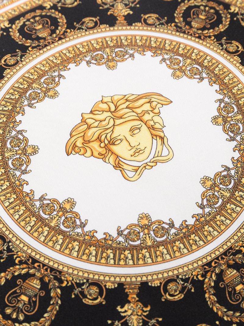Gold I Ã¢â_x0084_¢Â¡ Baroque Silk Cushion