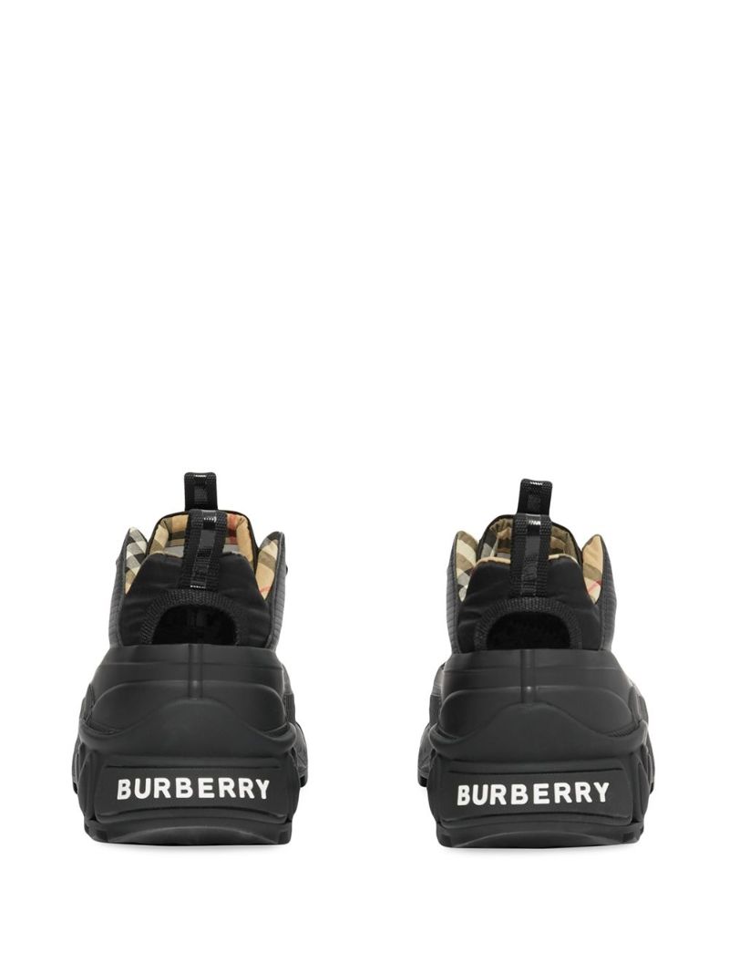 Multi-panel Design Low-top Sneakers