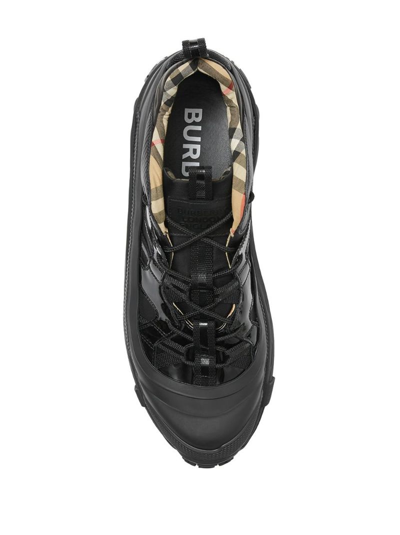 Multi-panel Design Low-top Sneakers