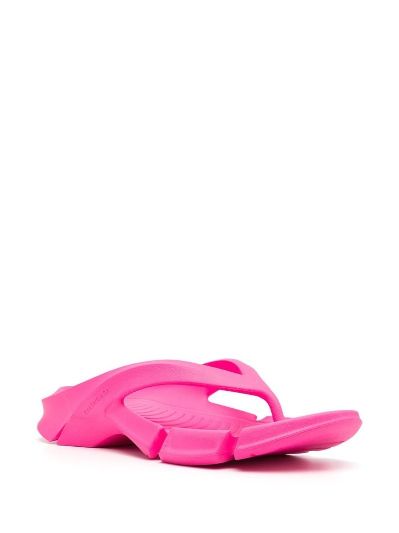 Track Flip Flops