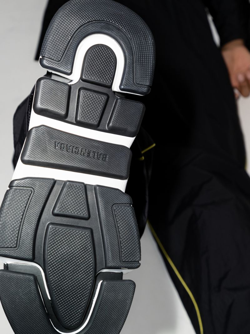 Black Speed 2.0 Logo Print Sneakers