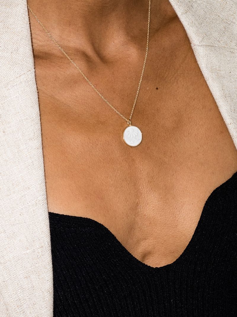 Gold-plated Cameo Clytia Pendant Necklace