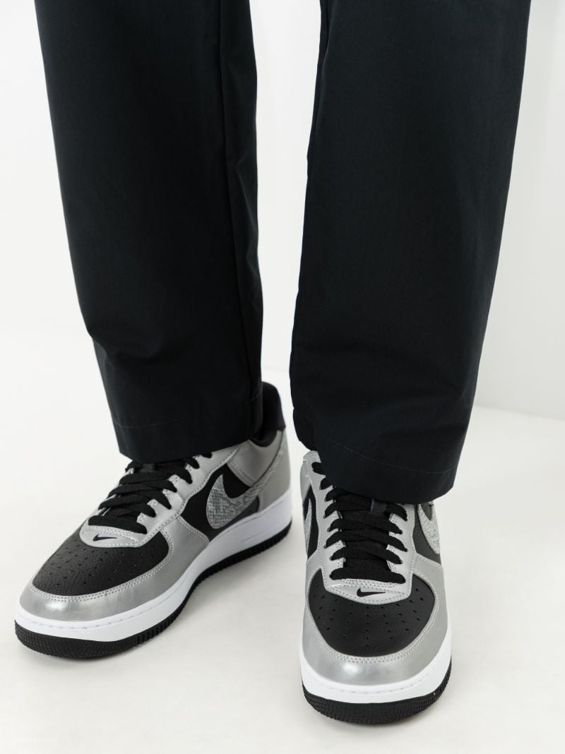 Black Air Force 1 B Sneakers