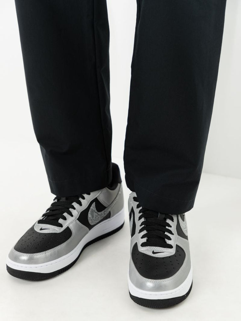 Black Air Force 1 B Sneakers