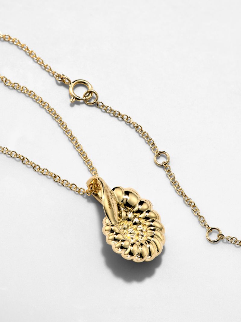 9k Yellow Gold Shell Diamond Necklace