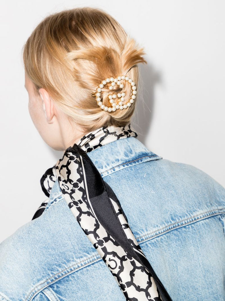 Gold Tone Gg Pearl Hair Clip