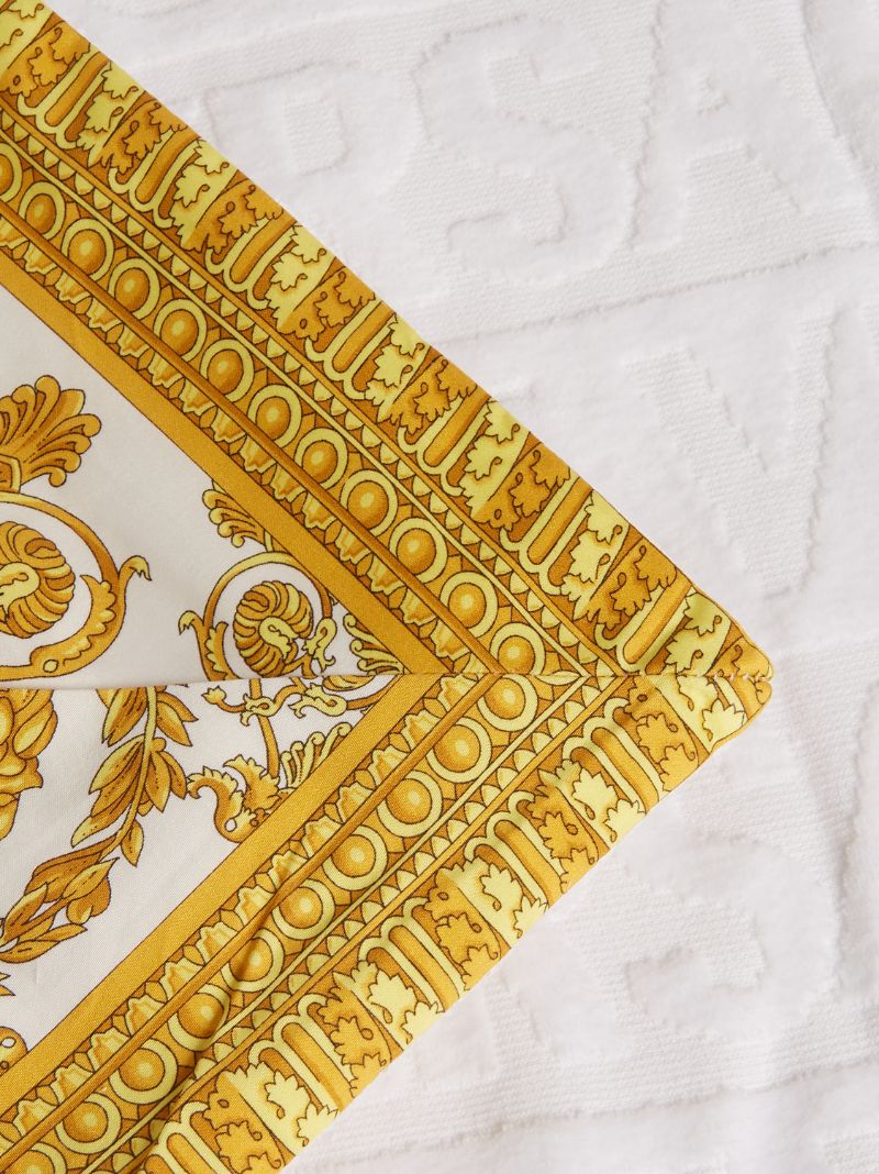 White I Love Baroque Cotton Towel