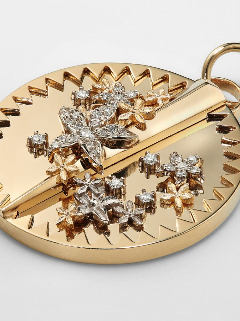 18k Yellow Gold Resilience Large Diamond Medallion Charm