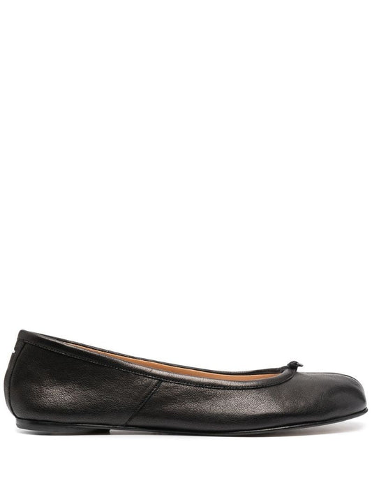 Black Tabi Flat Leather Pumps