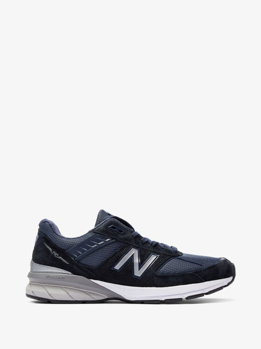 990 Sneakers