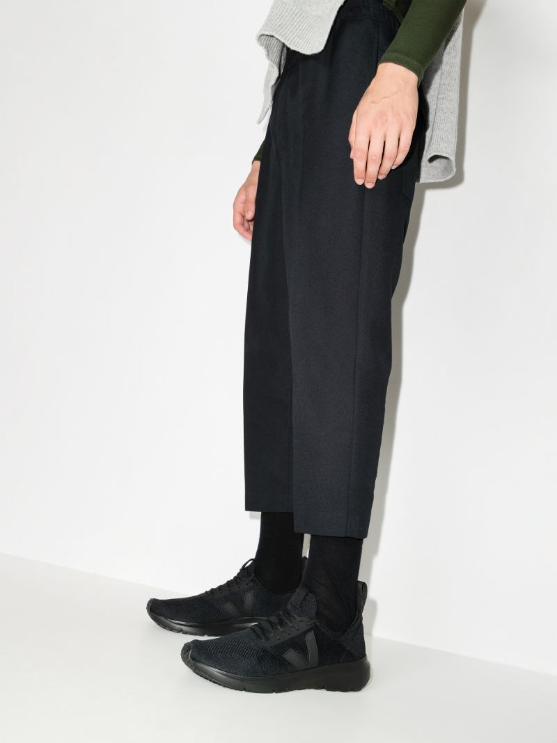 X Veja Black Runner Style 2 V-knit Sneakers