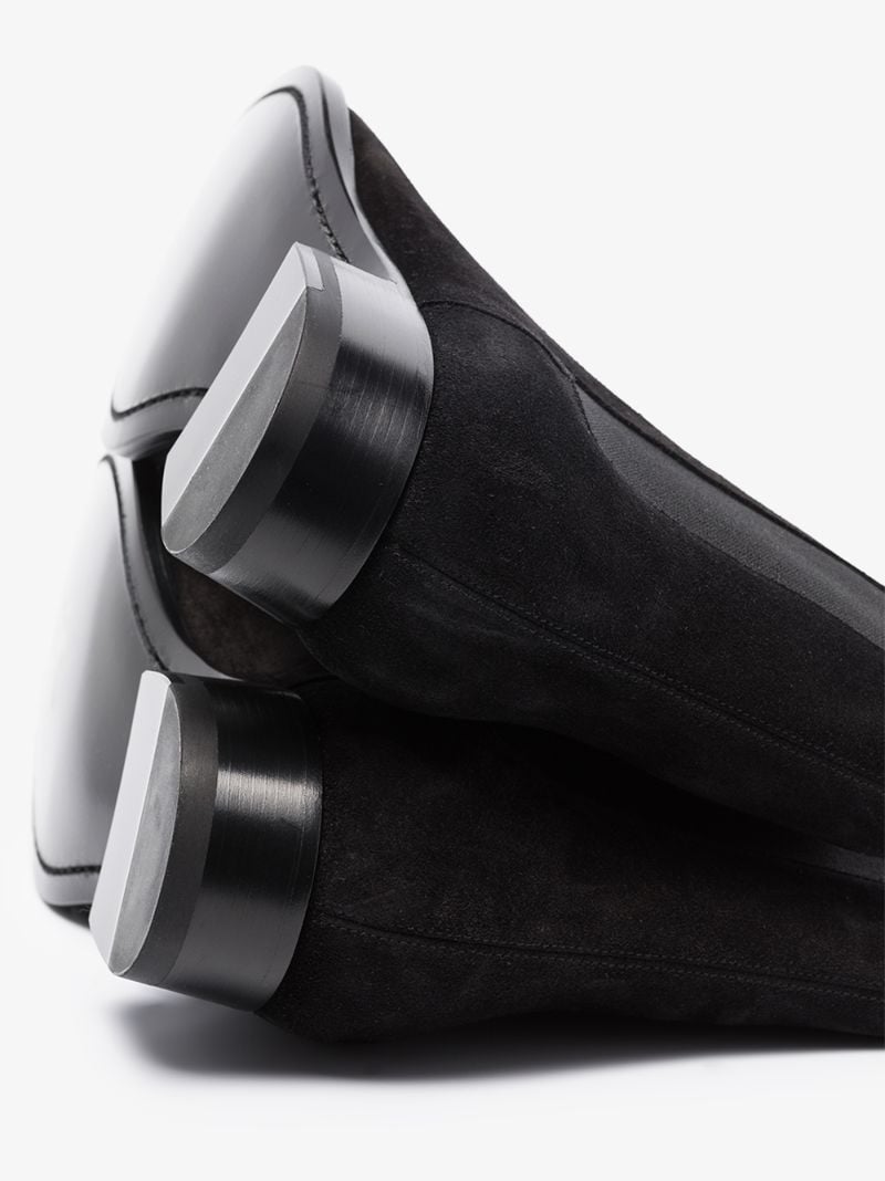 Black Wyatt 30 Suede Chelsea Boots
