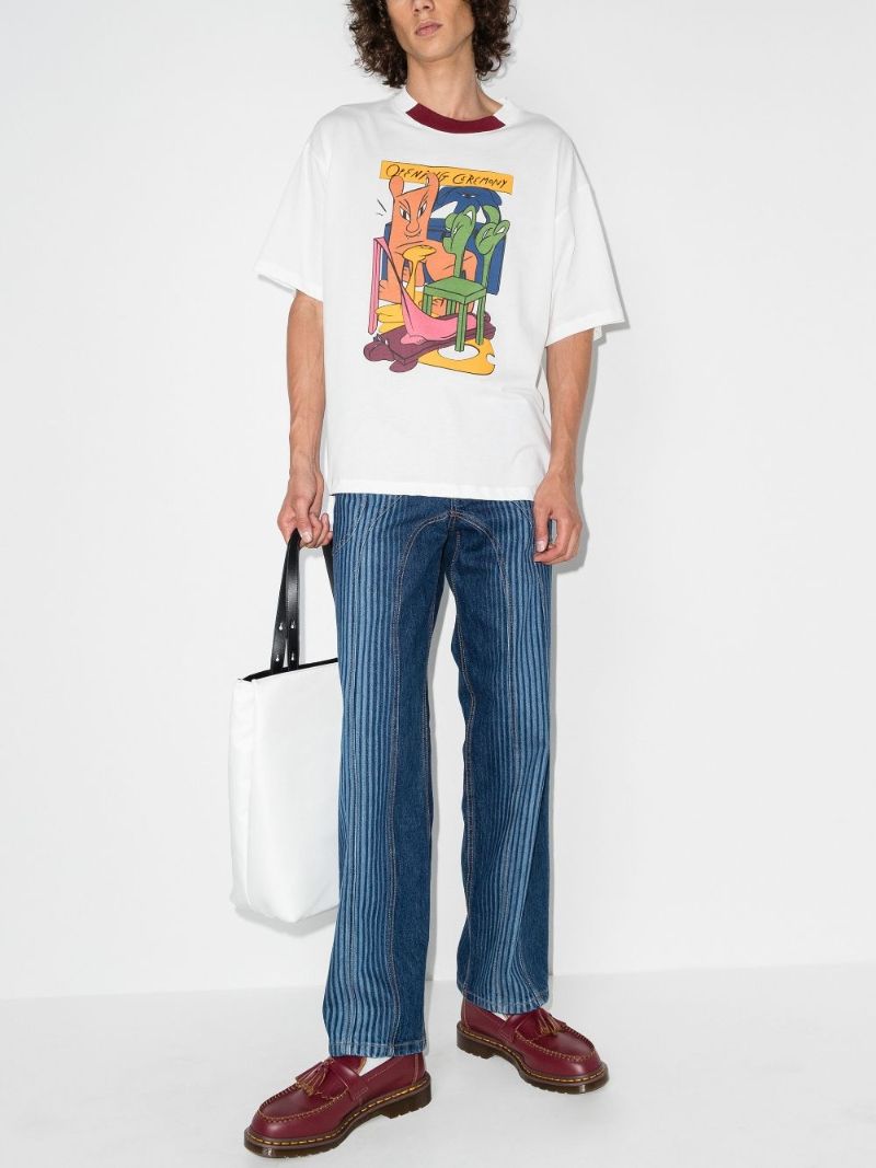 Animal Chairs Print T-shirt