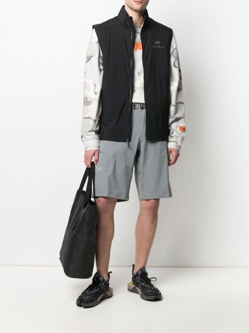 Black Logo Stamp Zip-up Vest