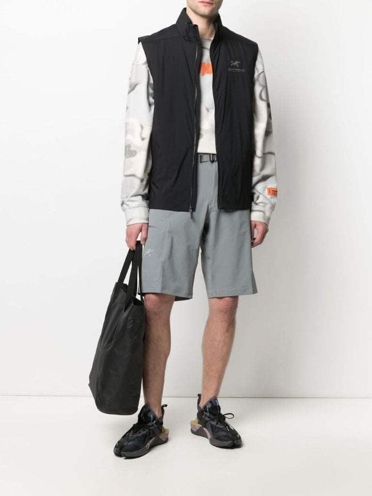 Black Logo Stamp Zip-up Vest