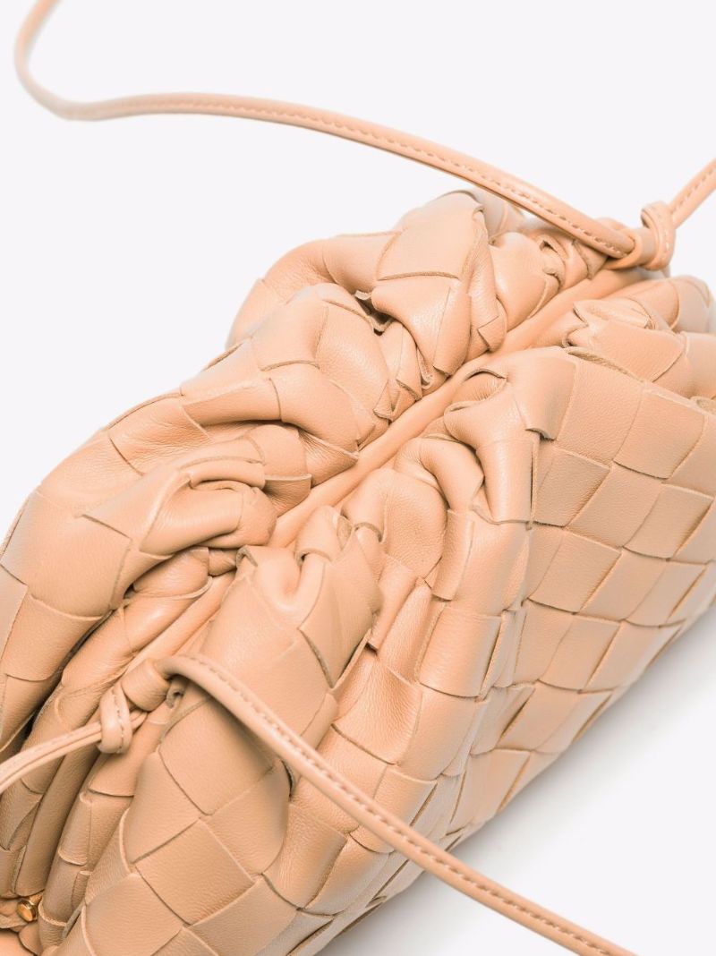 Neutral the Pouch Leather Clutch Bag